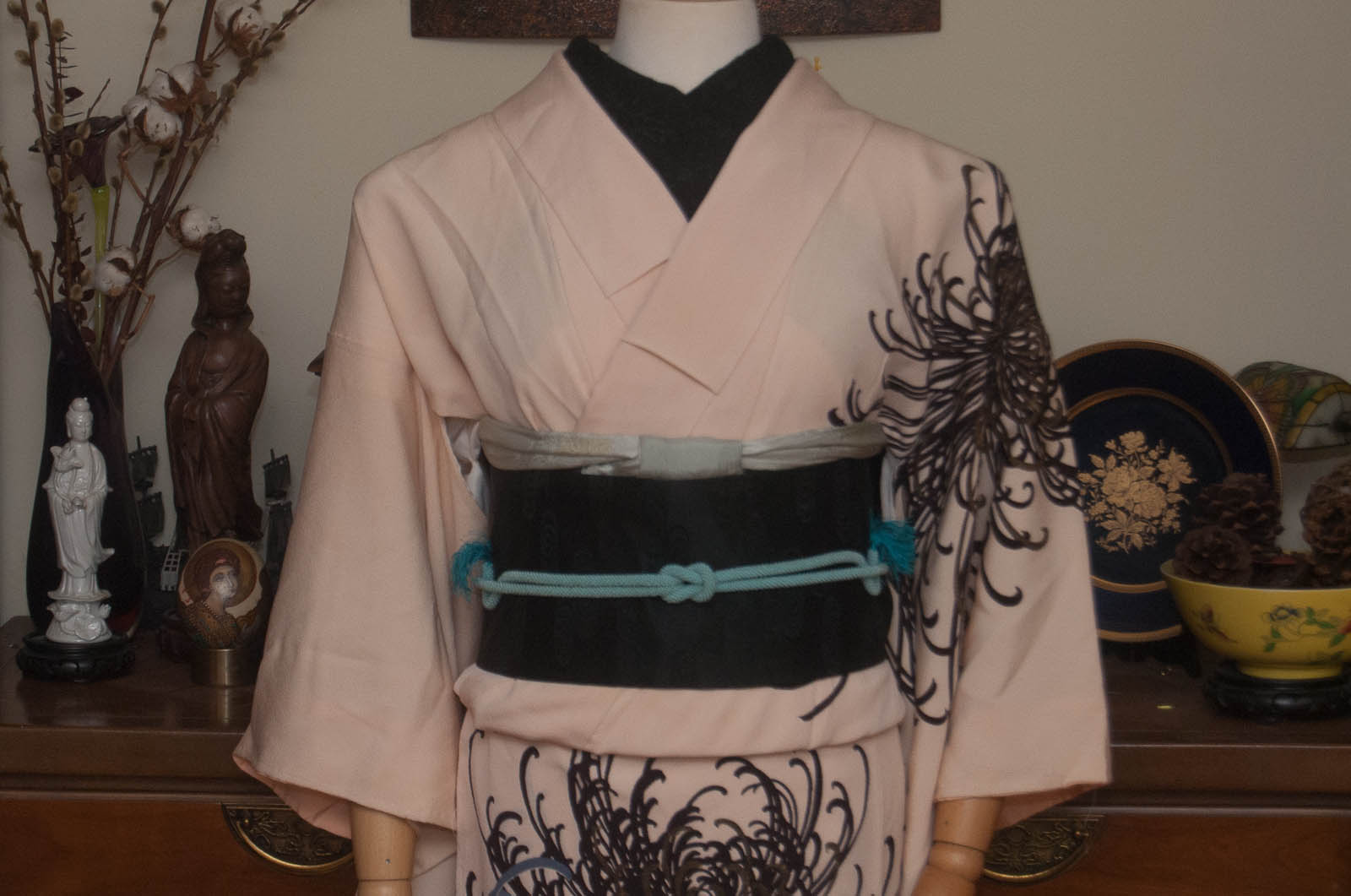 Chic Modern Kiku - 着物月 Kimono Tsuki