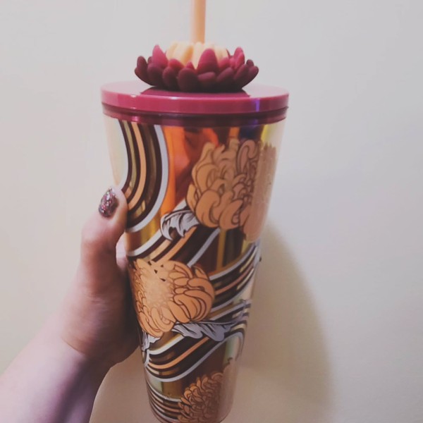 Did I get this starbucks cold tumbler because it looked like a fabulous mid-Showa obi? You bet I did!